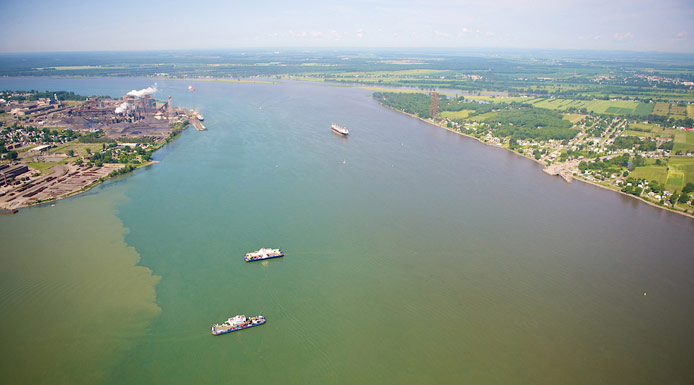 Fleuve Saint-Laurent devant le port de Sorel-Tracy