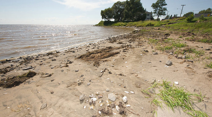 Beach on the north shore of Lake Saint-Pierre